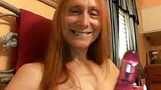 Beleza bronzeada traz pau na boca em uma cama pequena vídeo pornô homem comendo a mulher