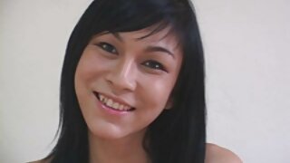 Garota esfrega a buceta em vez de fazer sexo com o amante vídeo pornô de mulher morena